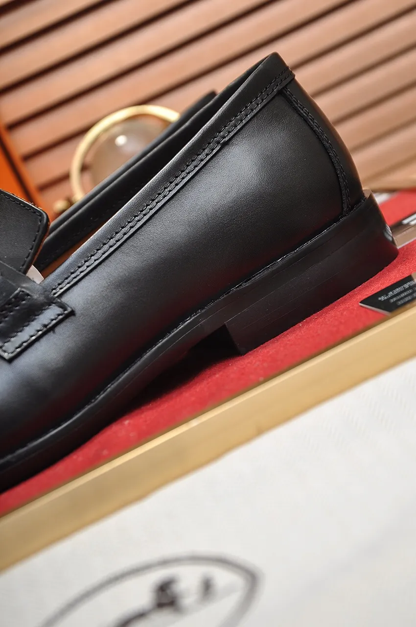 Men's shoes💰460💶[HERMES] (sheepskin lining)🍀Italian top luxury🍀He does not pursue novel styles and gorgeous colors, but attracts the favor of successful men with his flawless, elegant and classic style. Formal leather shoes This very comfortable, simple and stable style allows you to easily match any style! The pattern is absolutely 1:1 refined from the original case, and we strive for excellence in materials, imported cowhide + sheepskin lining💪💪💪extraordinary texture👍! .Black Brown Size: 38-45 (45 customized)